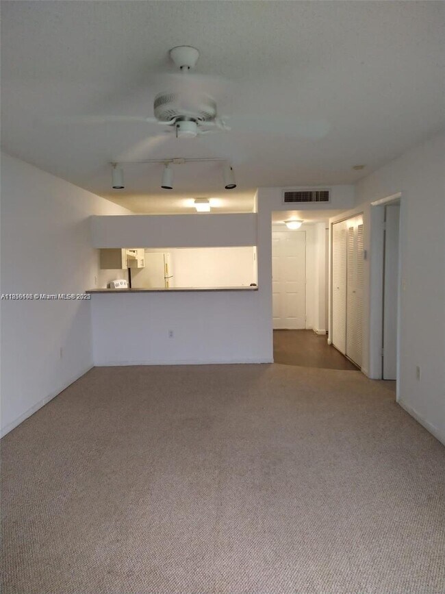 Building Photo - 9907 Nob Hill Ln