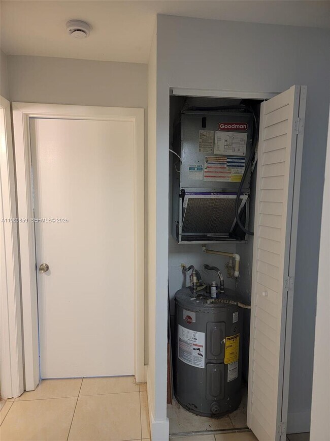 Building Photo - 3441 NW 44th St