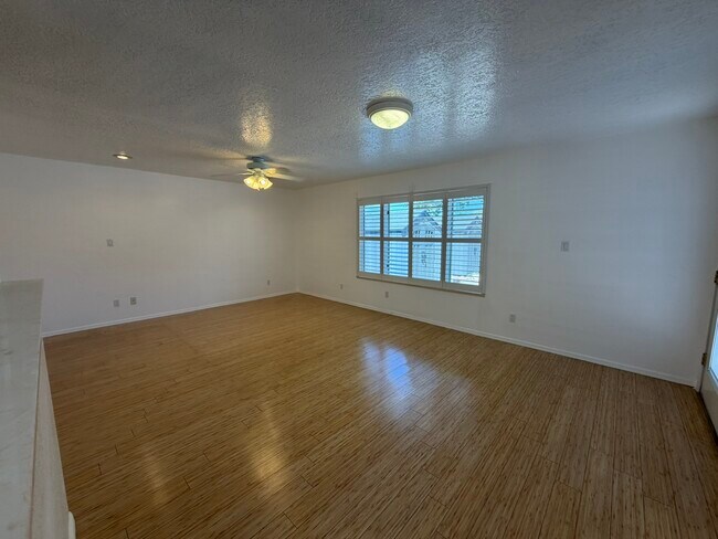 Building Photo - 8125 Eddy Ave NE