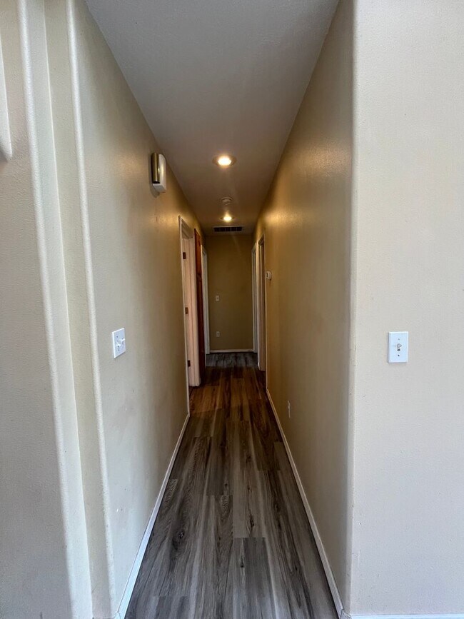 Building Photo - 3-Bedroom 2-Bathroom home in West Eugene