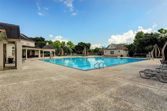 Building Photo - 1125 Shady Knoll Ln
