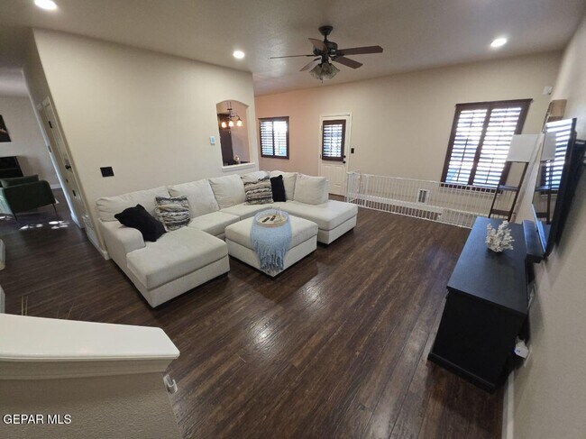Building Photo - 12867 Hidden Grove Dr