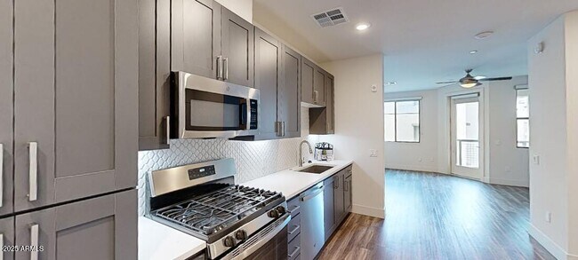 Building Photo - 15501 N Dial Blvd