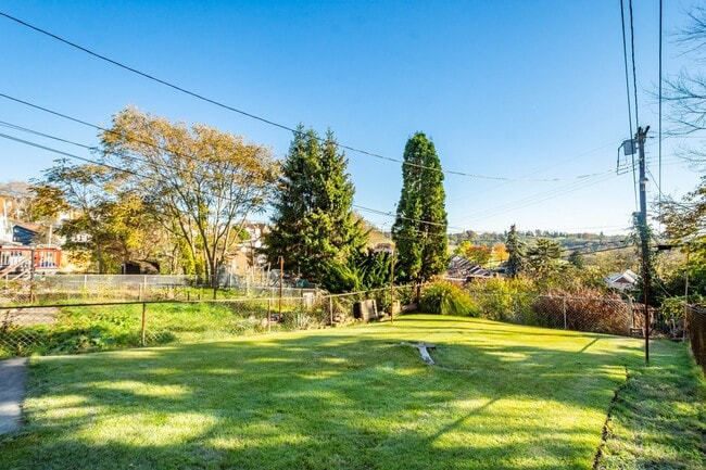 Building Photo - Stunning 3 bedroom home in Bon Air available September 1!