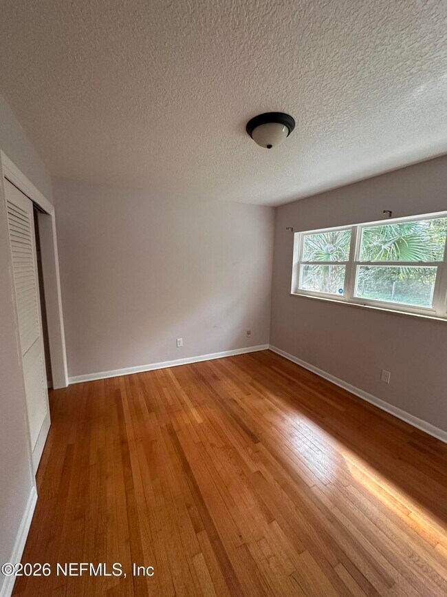 Building Photo - 6117 Clifton Ave