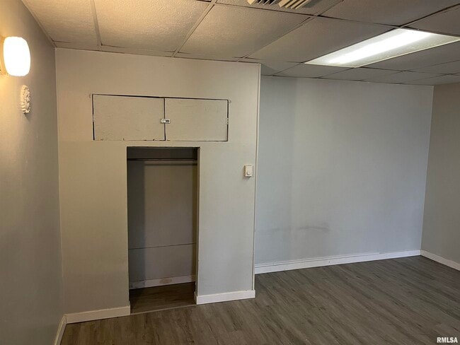 Building Photo - 300 Colona Ave