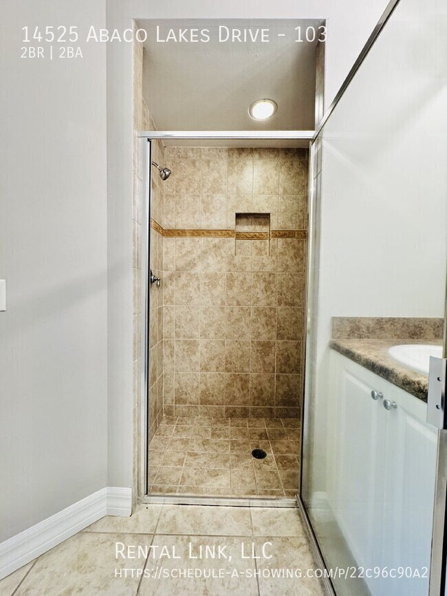 Building Photo - 14525 Abaco Lakes Dr