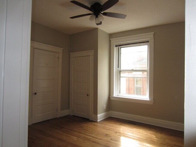 Building Photo - 571-573 Howell