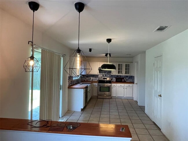 Building Photo - 3217 Maryfield Ln