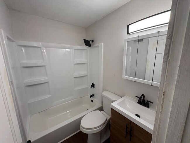 Building Photo - 7861 Madison Dr