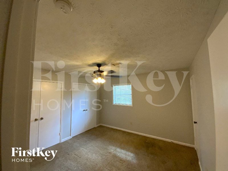 Building Photo - 3505 Estes Park Dr SW