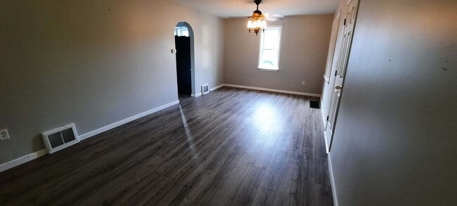 Building Photo - 231 S Barton St