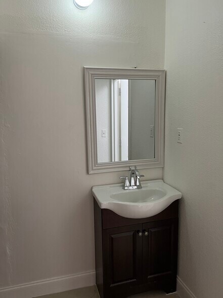 Building Photo - 8421 S Orange Blossom Trl