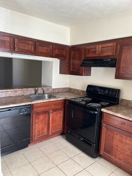 Primary Photo - 240 Scandia Cir