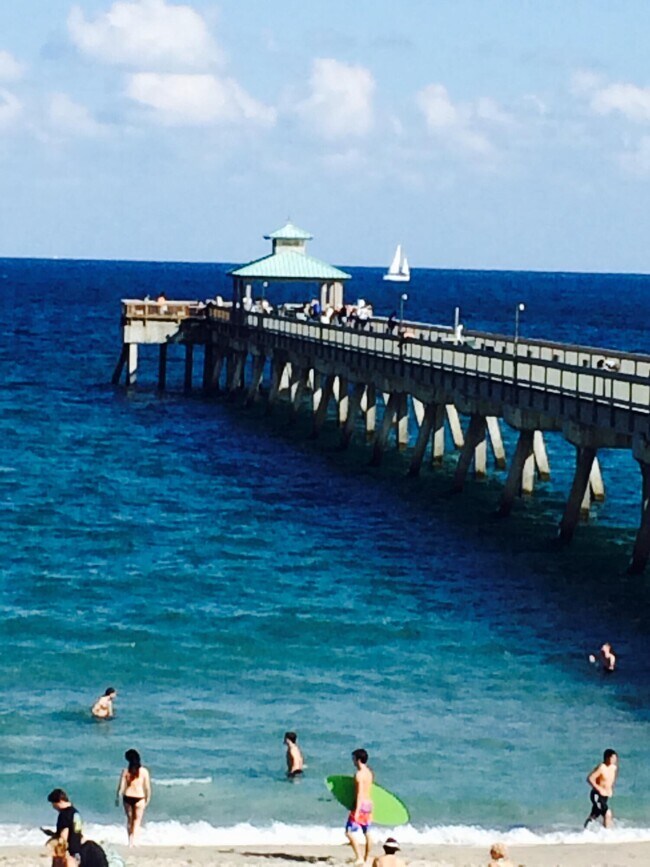 Building Photo - 2060 NE 1st St