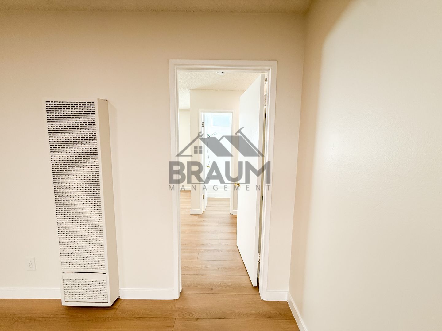 Building Photo - 6612 Sylmar Ave