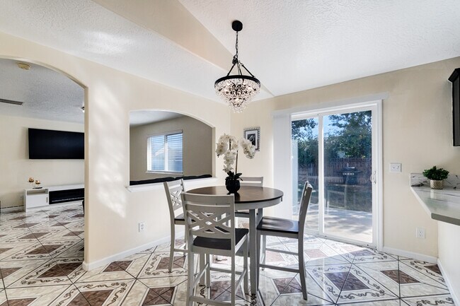 Building Photo - 14229 Shenandoah St