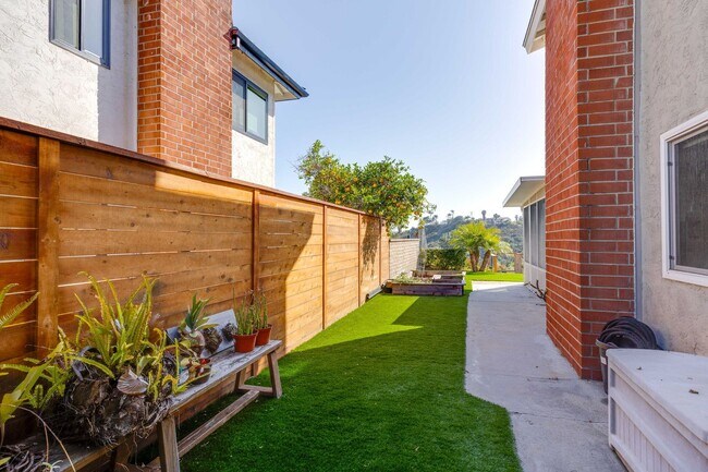 Building Photo - Enjoy the view from this 4 bedroom home with solar and overlooking the lagoon in quiet neighborhood