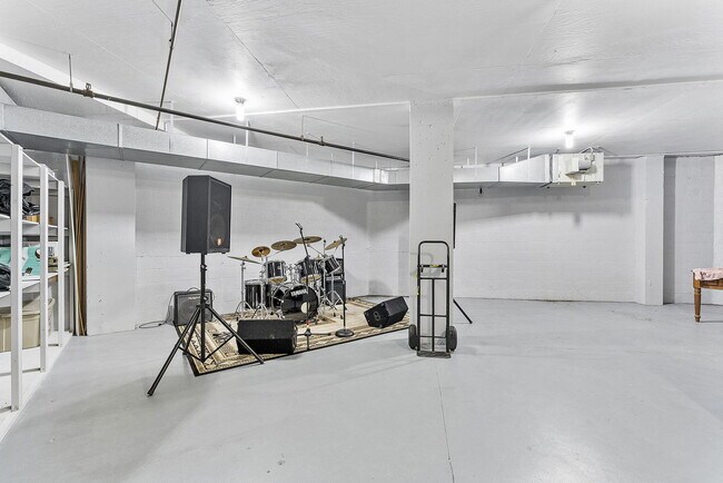 Building Photo - 120 S Ocean Blvd