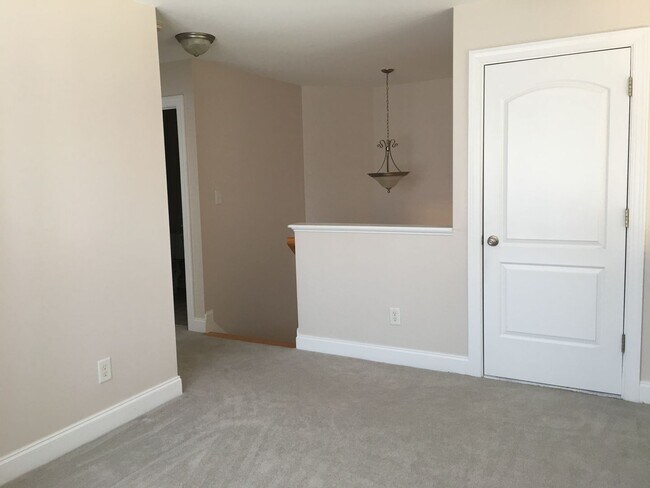 Building Photo - 3be/3ba Townhouse Near The Forest At Duke
