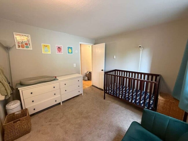 Building Photo - 2 Bedroom 2 Bathroom + Parking and Storage!