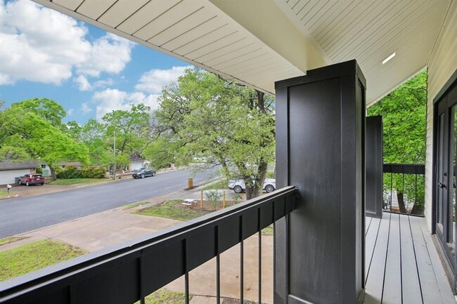 Building Photo - 2104 Malvern Hill Dr