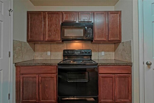 Building Photo - 1002 Drover's Cove