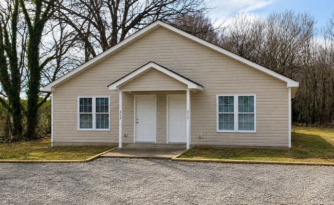 Building Photo - 317 E Gilbreath St