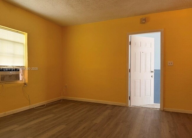 Building Photo - 3615 Thomas Ave