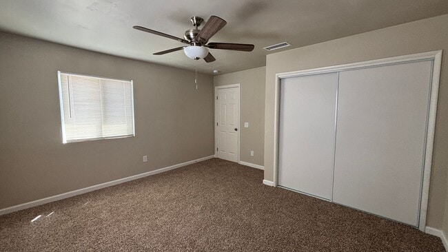 Building Photo - Desirable Two Bedroom, One Bathroom Home!