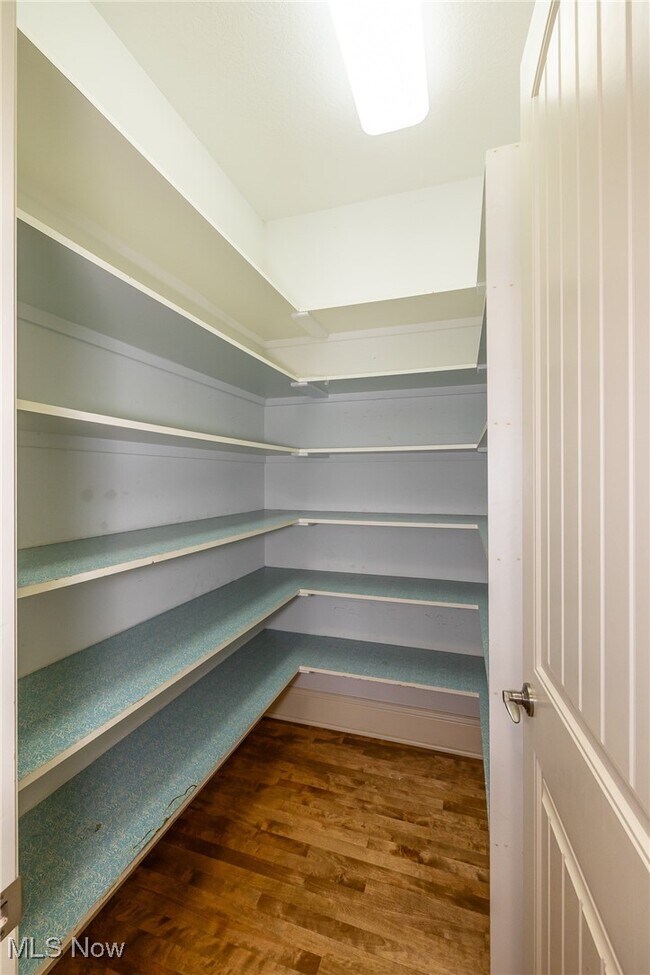 Building Photo - 4025 Meadowvale Ct