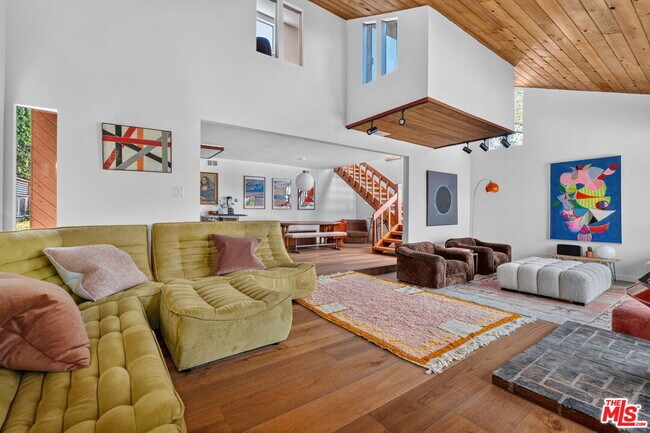 Building Photo - 810 Nowita Pl