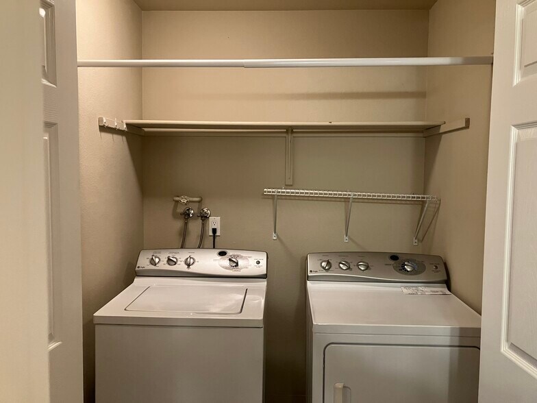 laundry room - 9370 SW 146th Ter