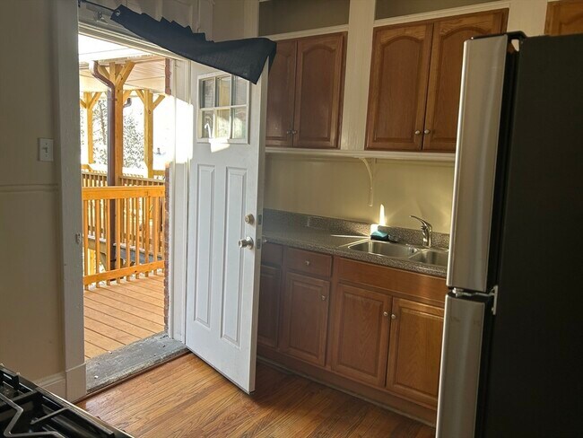 Building Photo - 1719 Northampton St