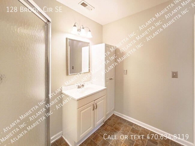 Building Photo - 128 Brook Cir SE