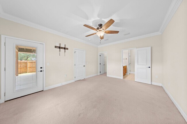 Building Photo - Modern Home in the Heart of Niceville!
