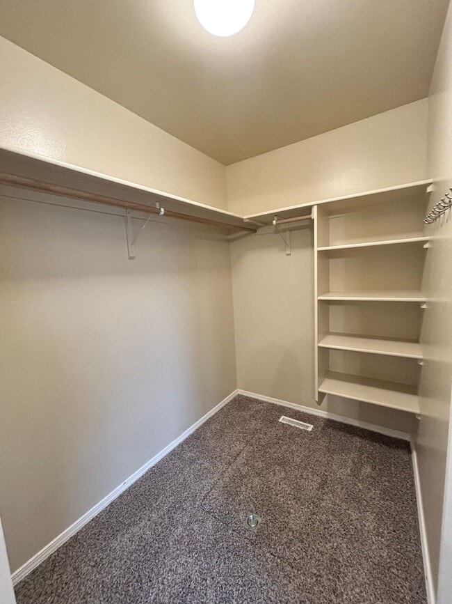 Building Photo - 4 Bedroom Nampa Home In Great Location!