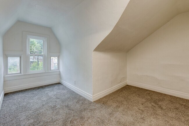 Building Photo - 2641 S 18th St