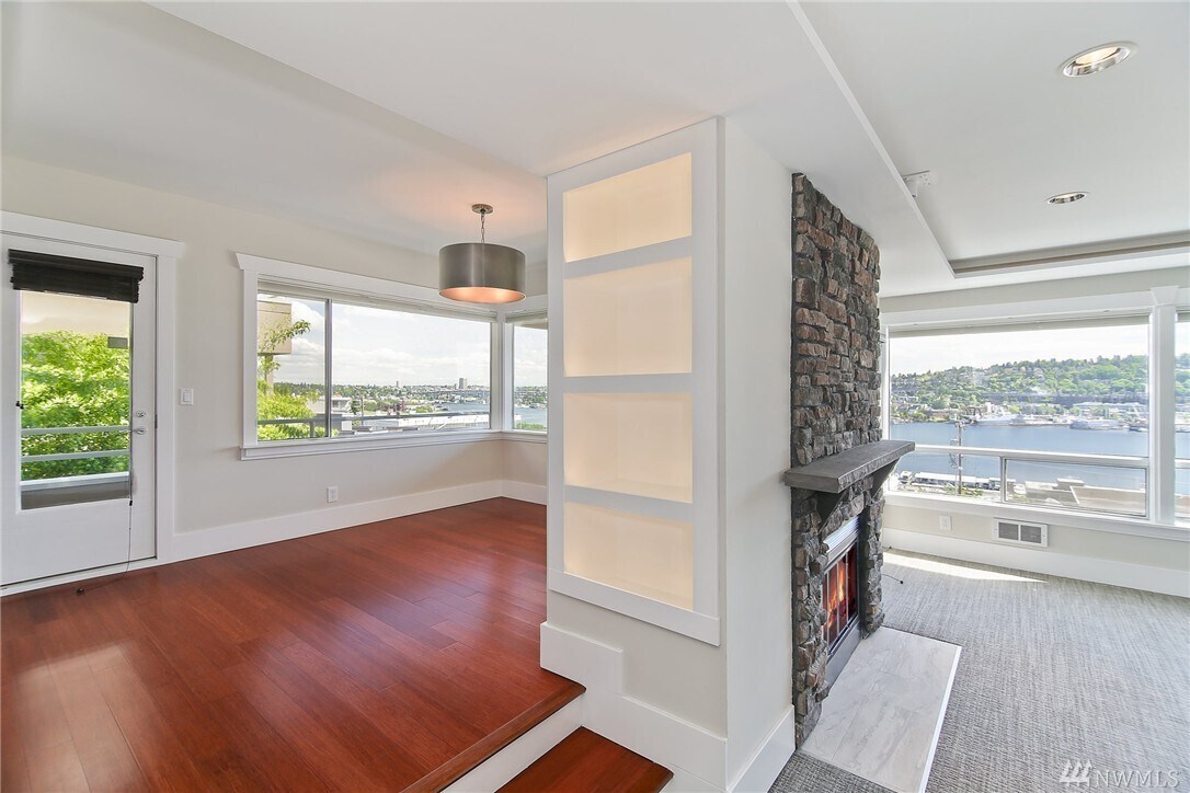 Dining 2 - 1740 Aurora Ave N