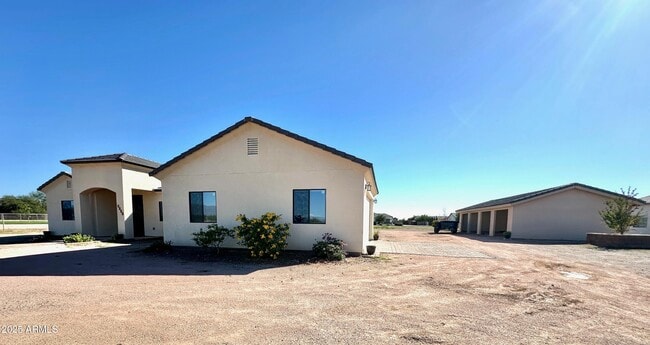Building Photo - 1527 E Germann Rd