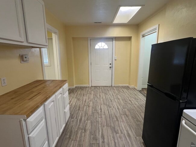 Building Photo - 1050 Rank Pkwy