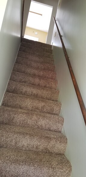 Building Photo - 212 E Main St