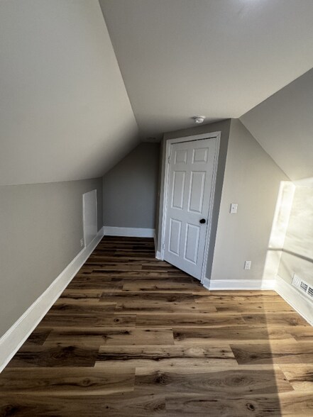 Building Photo - 505 W Columbus Ave