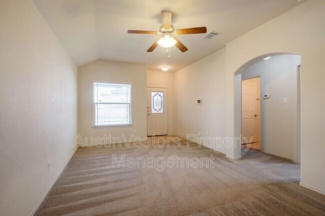 Building Photo - 100 Azurite Dr