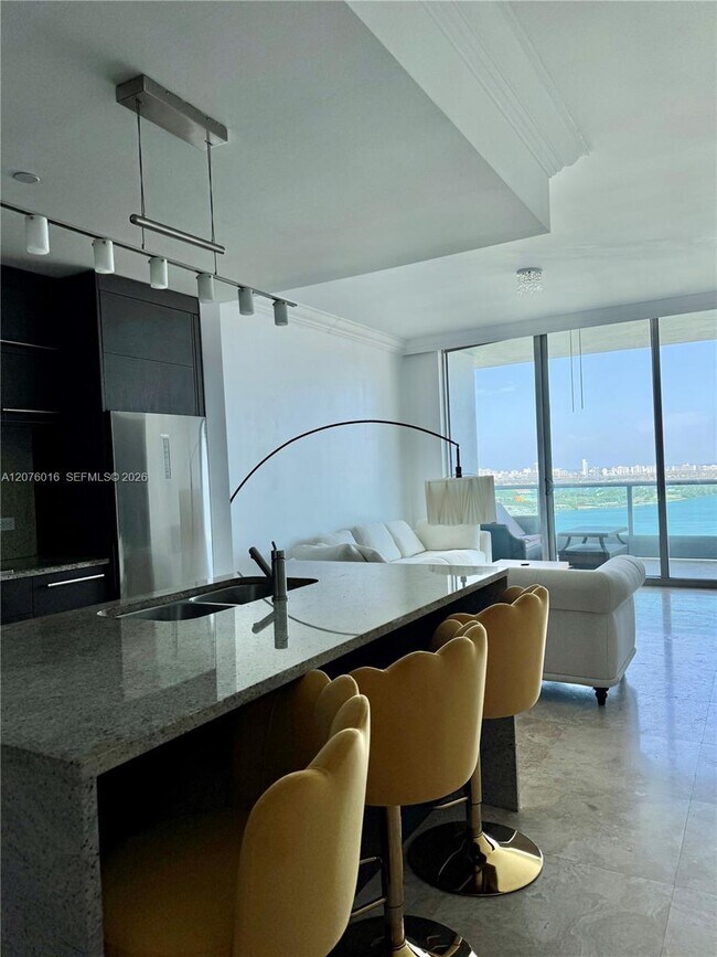 Building Photo - 900 Biscayne Blvd