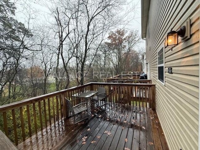 Building Photo - WEST KNOX CEDAR BLUFF AREA 2 BEDROOM 2.5 BATH TOWNHOUSE