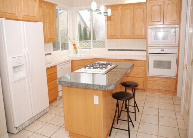 Building Photo - **PENDING** Wonderful West Linn Home!