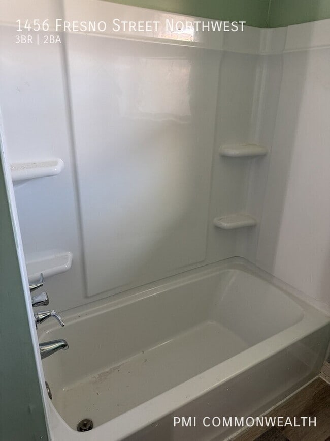 Building Photo - 1456 Fresno St NW