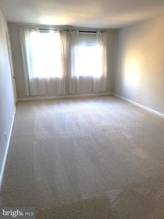 Building Photo - 3279 S Stafford St