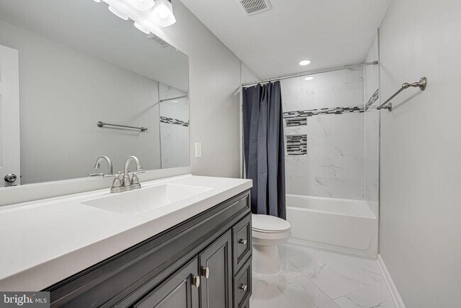 Building Photo - 3206 Shaw Park Ct